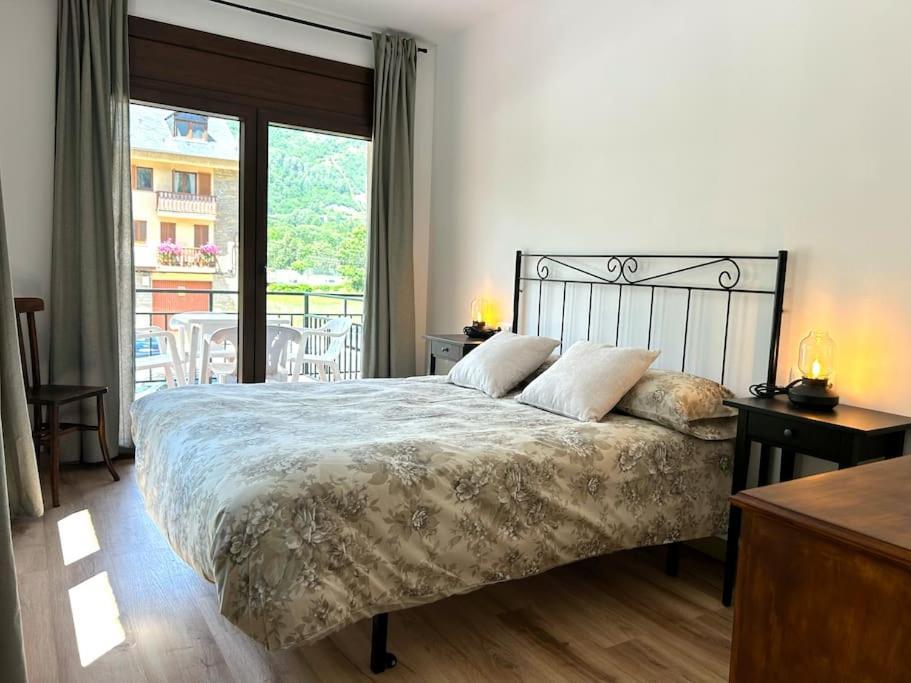 Modern Amb Terrassa By Rural D'aneu * Esterri d'Àneu